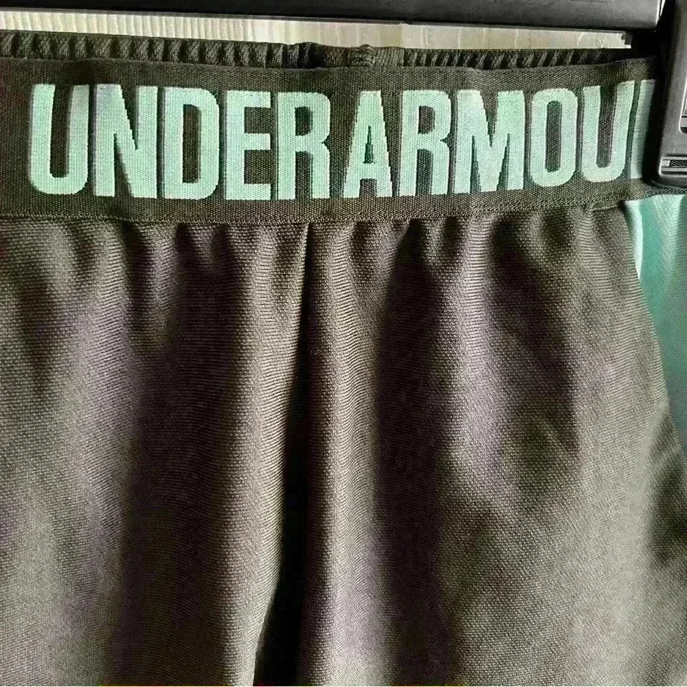 Under Armour Women's Moisture Wicking Play Up 3.0 Gym Shorts - Picture 2 of 5